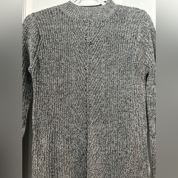 Dynamite Sweater - Picture 7 of 7